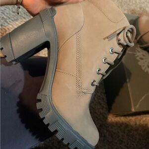 Timberland taupe Nubuck Heeled Bootsla